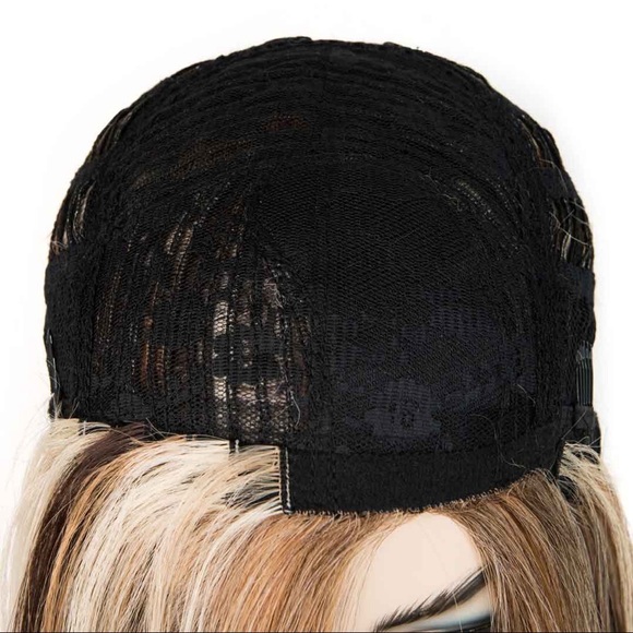 Abbey | 10" Short Bob Mix Blonde Side Part Wig - Picture 6 of 7